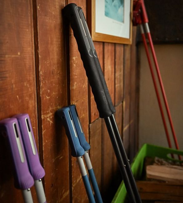 yardsale-magnetic-ski-poles-6.jpg
