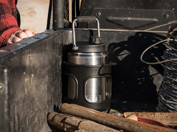 yeti-rambler-half-gallon-jug-5.jpg | Image