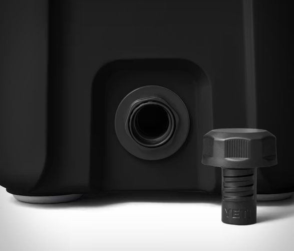 yeti-roadie-15-all-black-cooler-5.jpg | Image