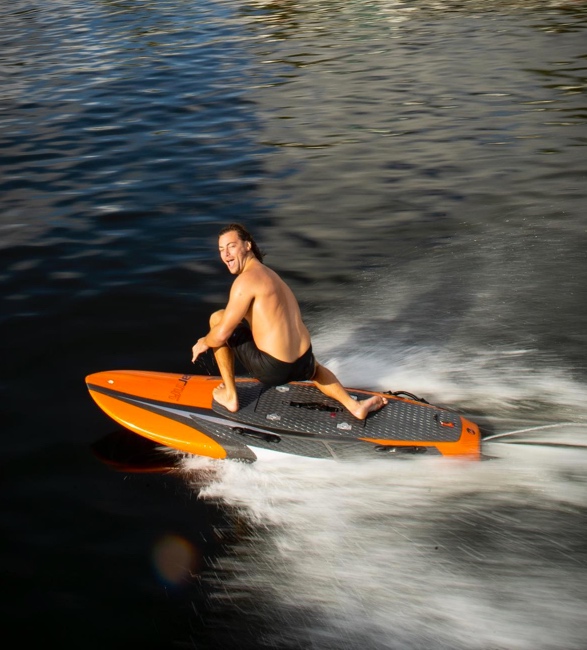 yujet-surfer-7.jpg