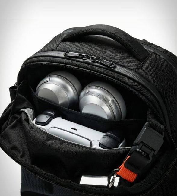 zephyr-pro-travel-backpack-9.jpg | Image