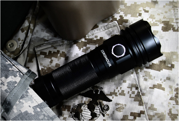 zerohour-flashlight-6.jpg