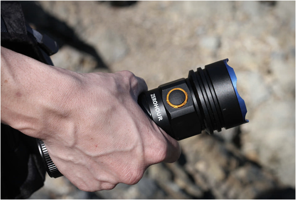 zerohour-flashlight-7.jpg