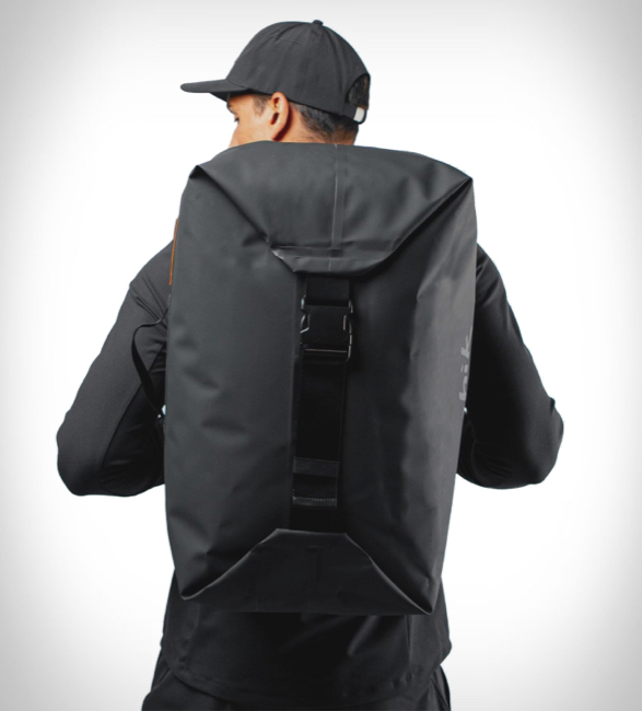zhik-submersible-duffel-bag-5.jpeg | Image