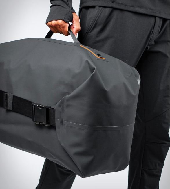 zhik-submersible-duffel-bag-6.jpeg